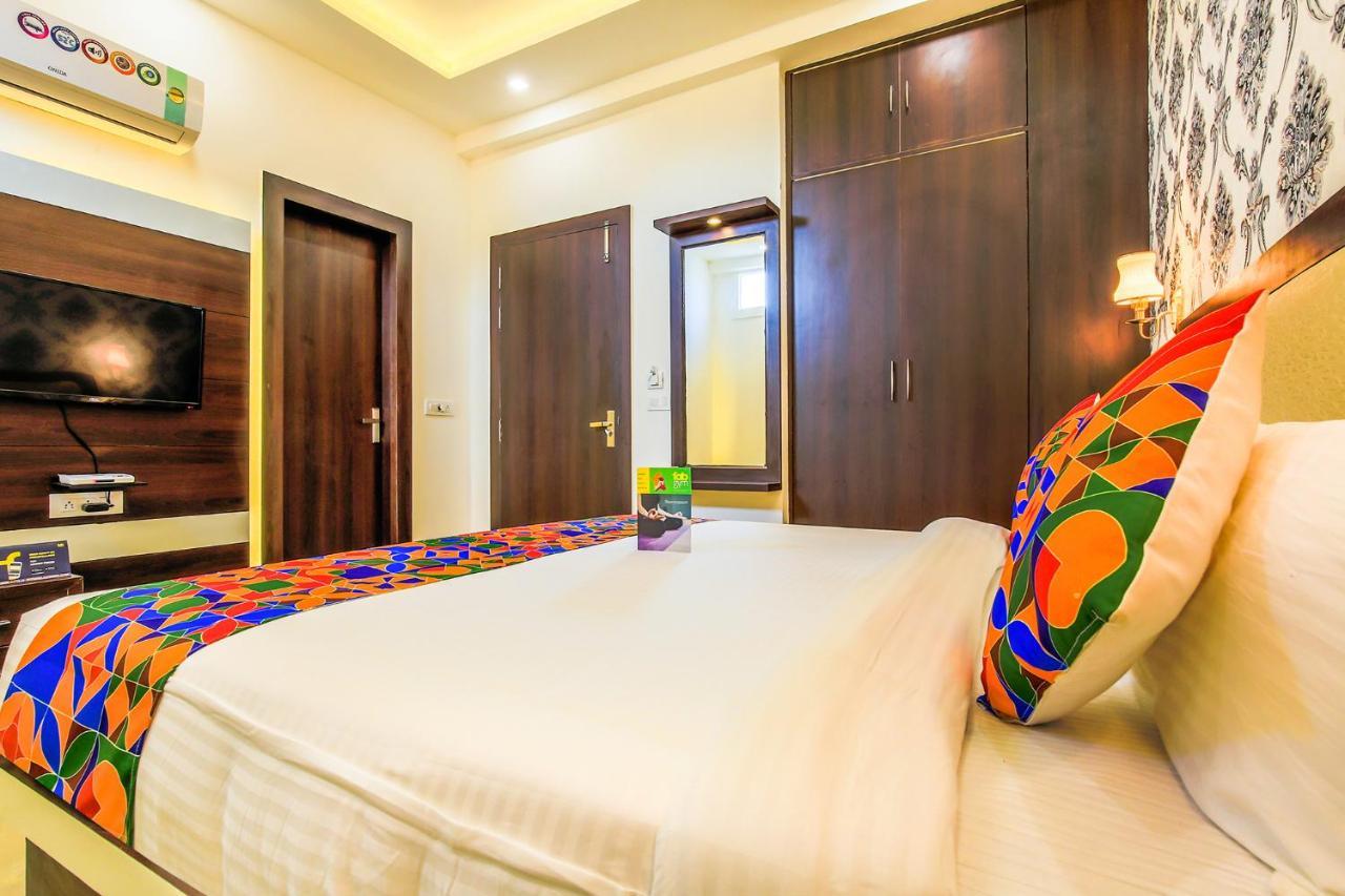 แฟ็บโฮเต็ล สตาร์ ออฟ ทัช เรสโตบาร์ Hotel อัครา ภายนอก รูปภาพ