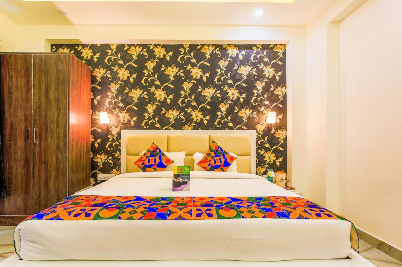 แฟ็บโฮเต็ล สตาร์ ออฟ ทัช เรสโตบาร์ Hotel อัครา ภายนอก รูปภาพ