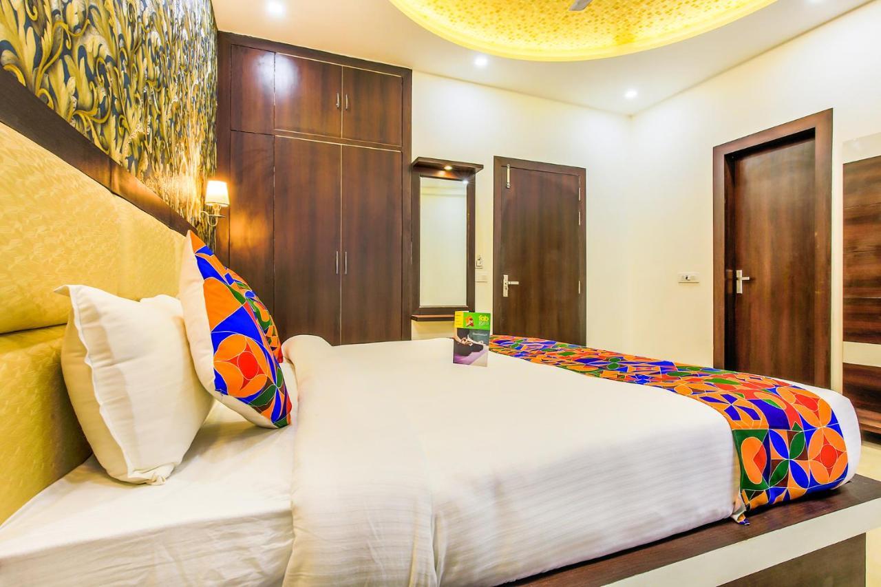 แฟ็บโฮเต็ล สตาร์ ออฟ ทัช เรสโตบาร์ Hotel อัครา ภายนอก รูปภาพ